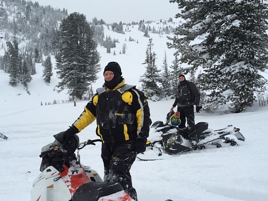 Катание на снегоходах в Тольятти в подарок. Сервис Ultra Подарки
. Подарочный сертификат на катание на снегоходах в Тольятти с друзьями. Закажите прокат снегоходов в подарок для мужчины по привлекательным ценам. Живописные маршруты для езды на снегоходах это отличная возможность активного отдыха. Сервис UltraPodarki.ru 8 800 505 95 30. катание на снегоходах, подарочный сертификат на катание на снегоходе, прокат снегоходов, прокат снегоходов Тольятти, катание на снегоходах Тольятти, езда на снегоходе