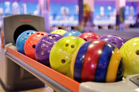 Игра в боулинг в Тольятти.Ultra Подарки. Игра в боулинг в Тольятти. Сервис: UltraPodarki.ru 8 800 505 95 30. Игра в боулинг, игра в боулинг Тольятти, боулинг Тольятти, купить боулинг Тольятти, играть в боулинг, играть в боулинг Тольятти