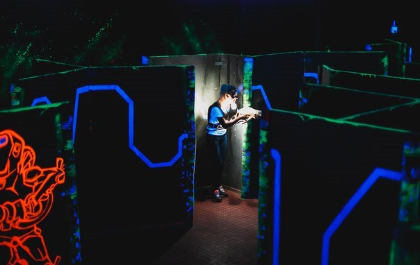 Игра в лазертаг в Тольятти. Сервис Ultra Подарки. Купить лазертаг в городе Тольяттиf. Попробуйте лазерный пейнтбол в лазертаг клубе. Цены на лазертаг. Сервис: UltraPodarki.ru 8 800 505 95 30. Лазертаг в Тольятти, купить лазертаг Тольятти, лазертаг, купить лазертаг, лазерный пейнтбол Тольятти, лазертаг для детей Тольятти, лазертаг клуб, лазертаг клуб Тольятти