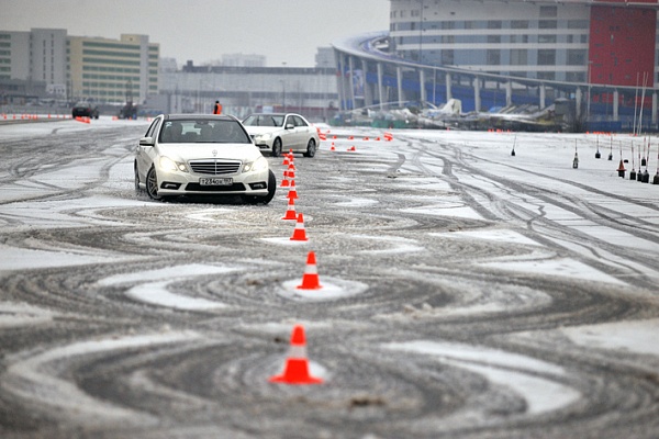 Контраварийное вождение в Тольятти. Ultra Подарки. Купить уроки контраварийного вождения в Тольятти. Научитесь водить машину в любых условиях! Сервис UltraPodarki.ru 8 800 505 95 30. Контраварийное вождение Тольятти, контраварийное вождение, экстремальное вождение Тольятти, экстремальное вождение, обучение вождению Тольятти, обучение вождению, вождение Тольятти, вождение,  курс вождения Тольятти, курс вождения, курсы экстремальное вождения Тольятти, курсы экстремального вождения, обучение в автошколе Тольятти, обучение в автошколе
