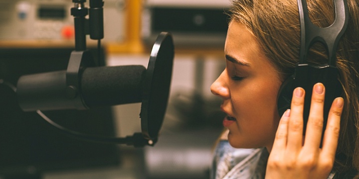 Запись песни в Тольятти. Ultra Подарки. Запись песни в студии звукозаписи Тольятти. Купить сертификат на создание своей песни в студии. Ultra Подарки Сервис UltraPodarki.ru 8 800 505 95 30. Запись песни Тольятти, запись песни, запись песни в студии Тольятти, запись песни в студии, сертификат на запись песни в Тольятти, сертификат на запись песни, урок вокала Тольятти, урок вокала, обучение вокалу Тольятти, обучение вокалу, эстрадный вокал Тольятти, эстрадный вокал,  создание песни Тольятти, создание песни