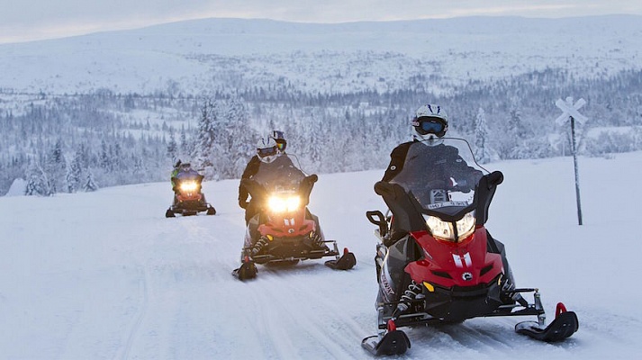 Катание на снегоходах в Тольятти в подарок. Сервис Ultra Подарки
. Подарочный сертификат на катание на снегоходах в Тольятти с друзьями. Закажите прокат снегоходов в подарок для мужчины по привлекательным ценам. Живописные маршруты для езды на снегоходах это отличная возможность активного отдыха. Сервис UltraPodarki.ru 8 800 505 95 30. катание на снегоходах, подарочный сертификат на катание на снегоходе, прокат снегоходов, прокат снегоходов Тольятти, катание на снегоходах Тольятти, езда на снегоходе