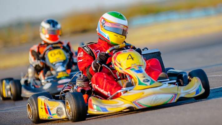 Картинг в Тольятти. ULTRA ПОДАРКИ. Купить картинг в Тольятти. Попробуйте участие в настоящей гонке и получите порцию незабываемых эмоций. Гонки на картах - это приятно и доступно. Сервис UltraPodarki.ru 8 800 505 95 30. Картинг Тольятти, картинг, гонки на картах Тольятти, гонки на картах, езда на карте Тольятти, езда на карте, купить картинг Тольятти, купить картинг, картинг цена Тольятти, картинг цена, картинг клуб Тольятти, картинг клуб, картинг центр, картинг центр Тольятти