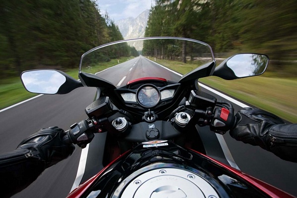 Катание на мотоцикле в Тольятти. ULTRA ПОДАРКИ. Купить катание на мотоцикле в Тольятти. Попробовав езду на мотоциклах, вы получите порцию адреналина и невероятные эмоции. Сервис: UltraPodarki.ru 8 800 505 95 30.. Катание на мотоцикле в Тольятти, прокат мотоциклов Тольятти, катание на мотоциклах, прокат мотоцикла, езда на мотоцикле Тольятти, езда на мотоцикле, мотопрогулка Тольятти, мотопрогулка