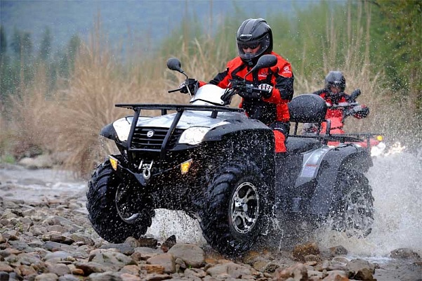 Катание на квадроциклах в Тольятти. Подарочные сертификаты Ultra Подарки. Подарочный сертификат на катание на квадроциклах в Тольятти. Закажите прокат квадроциклов и наслаждайтесь активным отдыхом с друзьями. Выбирайте живописные маршруты для езды на квадроциклах. Сервис UltraPodarki.ru 8 800 505 95 30. Катание на квадроциклах, катание на квадроциклах Тольятти, прокат квадроциклов, прокат квадроциклов Тольятти, езда на квадроцикле, езда на квадроцикле Тольятти, катание на квадроциклах зимой, Катание на квадроциклах летом, сертификат на катание на квадроциклах, сертификат квадроциклы, сертификат квадроциклы Тольятти
