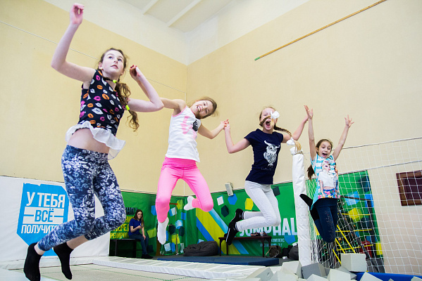  Батутный центр Jump Hall в Тольятти. Сервис Ultra Подарки. Купить подарочный сертификат в батутный центр Jump Hall, попробуйте прыжки на батуте в Тольятти. Сервис UltraPodarki.ru 8 (800) 555 95-30.. Батутный центр Jump Hall, батутный центр, батутный центр цены, батутный центр в Тольятти,  батутный парк, батут прыгать, прыжки +на батуте, батут Тольятти, батут спорт