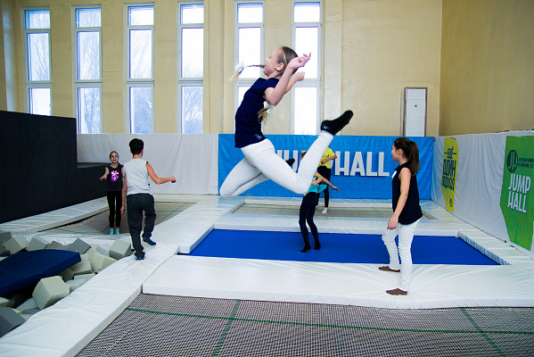  Батутный центр Jump Hall в Тольятти. Сервис Ultra Подарки. Купить подарочный сертификат в батутный центр Jump Hall, попробуйте прыжки на батуте в Тольятти. Сервис UltraPodarki.ru 8 (800) 555 95-30.. Батутный центр Jump Hall, батутный центр, батутный центр цены, батутный центр в Тольятти,  батутный парк, батут прыгать, прыжки +на батуте, батут Тольятти, батут спорт