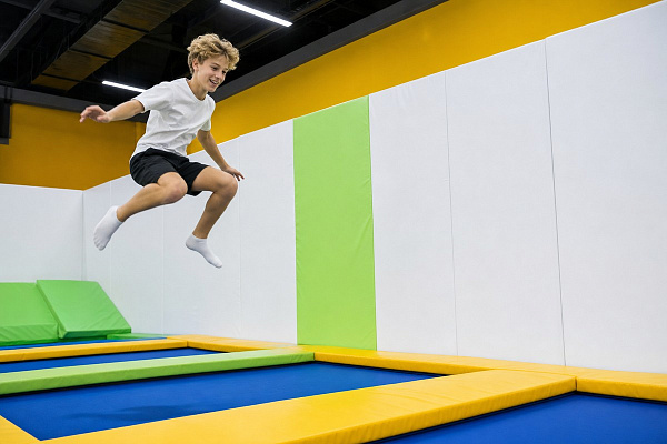  Батутный центр Jump Hall в Тольятти. Сервис Ultra Подарки. Купить подарочный сертификат в батутный центр Jump Hall, попробуйте прыжки на батуте в Тольятти. Сервис UltraPodarki.ru 8 (800) 555 95-30.. Батутный центр Jump Hall, батутный центр, батутный центр цены, батутный центр в Тольятти,  батутный парк, батут прыгать, прыжки +на батуте, батут Тольятти, батут спорт