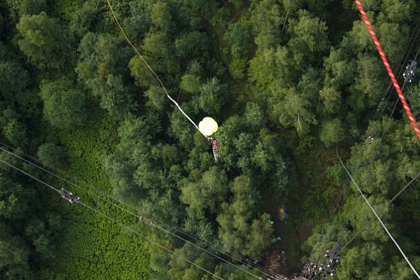 Роупджампинг - прыжки с верёвкой в Тольятти. Подарочные сертификаты Ultra Подарки. Роупджампинг в Тольятти - Экстремальный оригинальный подарок или подарочный сертификат на Роупджампинг - прыжки с верёвкой. Сервис UltraPodarki.ru 8-800-505-95-30. роупджампинг Тольятти, прыжок веревка Тольятти, роупджампинг, прыжок веревка, прыжок с веревкой, Подарок, подарочный сертификат, экстрим, экстремальный подарок