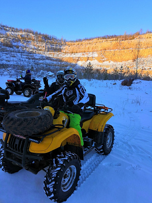 Катание на квадроциклах в Тольятти. Подарочные сертификаты Ultra Подарки. Подарочный сертификат на катание на квадроциклах в Тольятти. Закажите прокат квадроциклов и наслаждайтесь активным отдыхом с друзьями. Выбирайте живописные маршруты для езды на квадроциклах. Сервис UltraPodarki.ru 8 800 505 95 30. Катание на квадроциклах, катание на квадроциклах Тольятти, прокат квадроциклов, прокат квадроциклов Тольятти, езда на квадроцикле, езда на квадроцикле Тольятти, катание на квадроциклах зимой, Катание на квадроциклах летом, сертификат на катание на квадроциклах, сертификат квадроциклы, сертификат квадроциклы Тольятти
